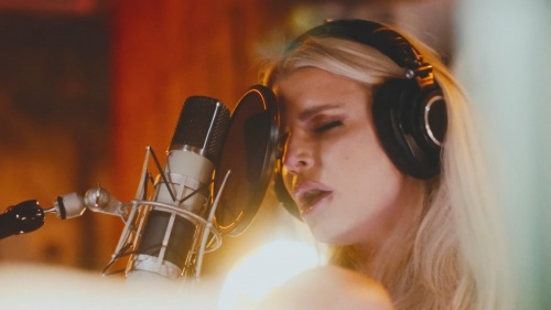 069.jpg
